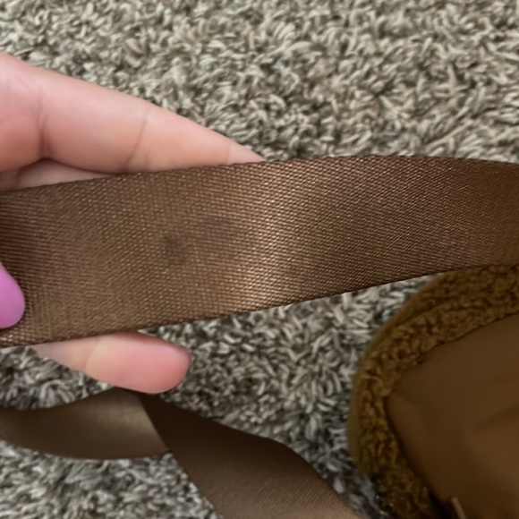 Lululemon Everywhere Fleece Bag - Picture 5 of 5